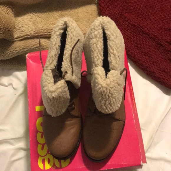 Boots - Picture 2 of 3